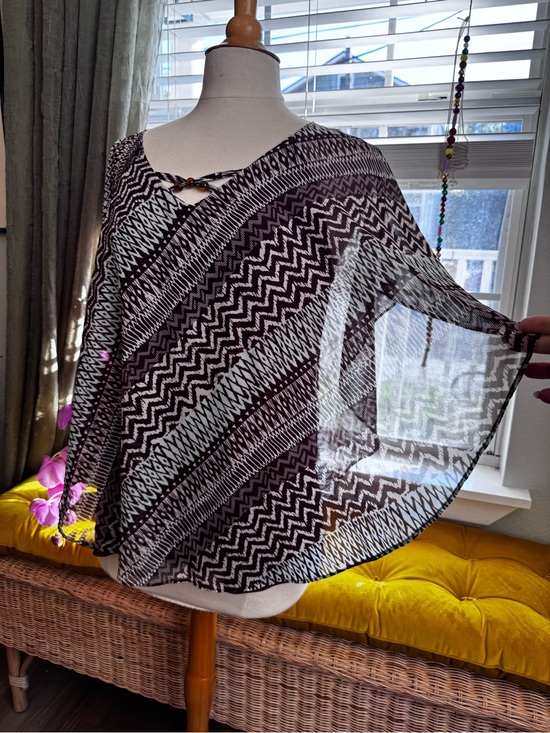 Tops - Sheer Chevron Print Poncho Top - Black & White